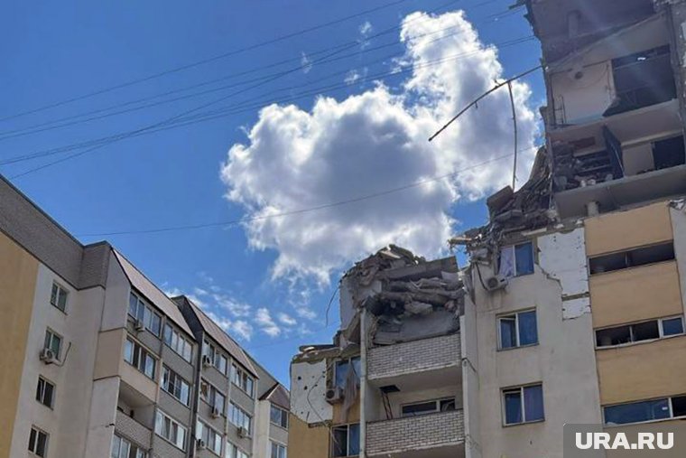 В Саратове обрушился подъезд после взрыва газа в жилом доме: что известно на данный момент. Видео