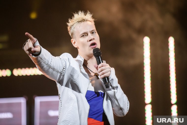 Поцелуи с Mia Boyka и Мизулиной, объятия с Соей: все о личной жизни SHAMANа