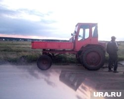 В Курганской области за рулем трактора оказался 10-летний ребенок. Фото
