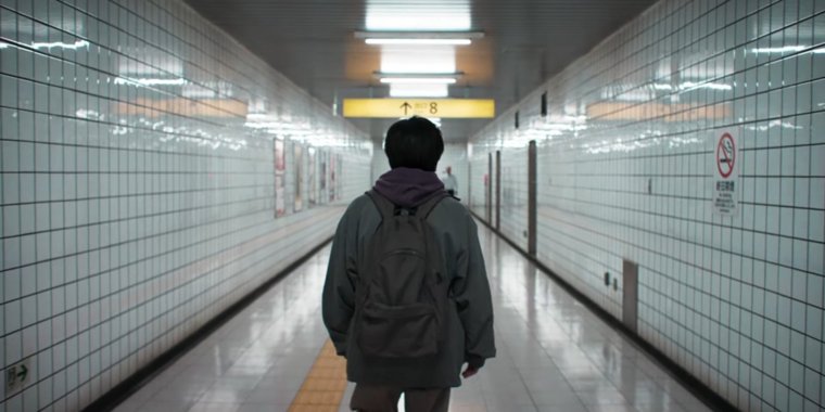 Психологический лабиринт в японском метро: обзор и рецензия на фильм «Выход 8»