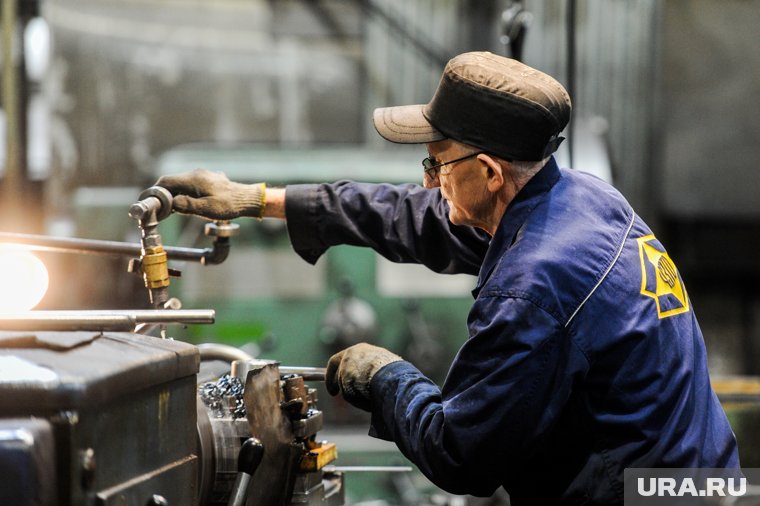 Россиянам рассказали, кто заслуживает звание «Ветеран труда»