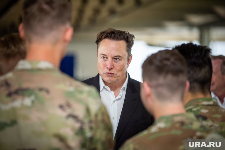 Маск и Трамп начали войну в соцсетях, попутно угрожая друг другу: онлайн-трансляция