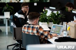 В начале ноября россияне будут работать всего три дня: производственный календарь на 2025 год. Инфографика