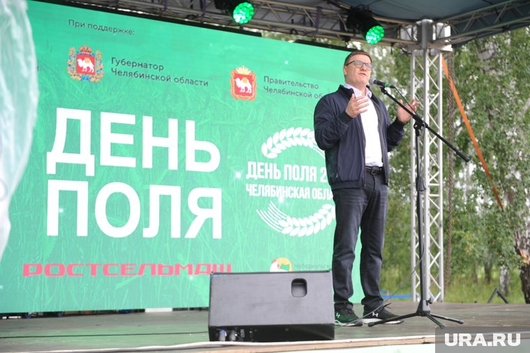Челябинский губернатор Текслер оценил новейшие агротехнологии на выставке «День поля». Фото, видео