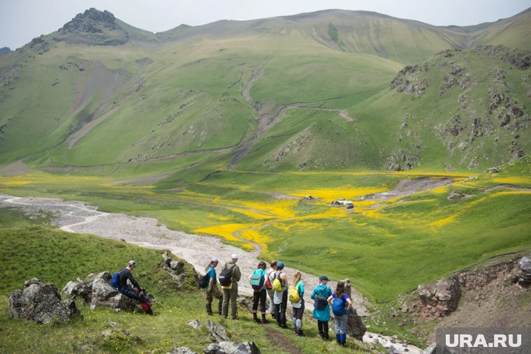 Группа туристов с детьми застряла в горах Краснодарского края: что с ними произошло, как выживают. Карта