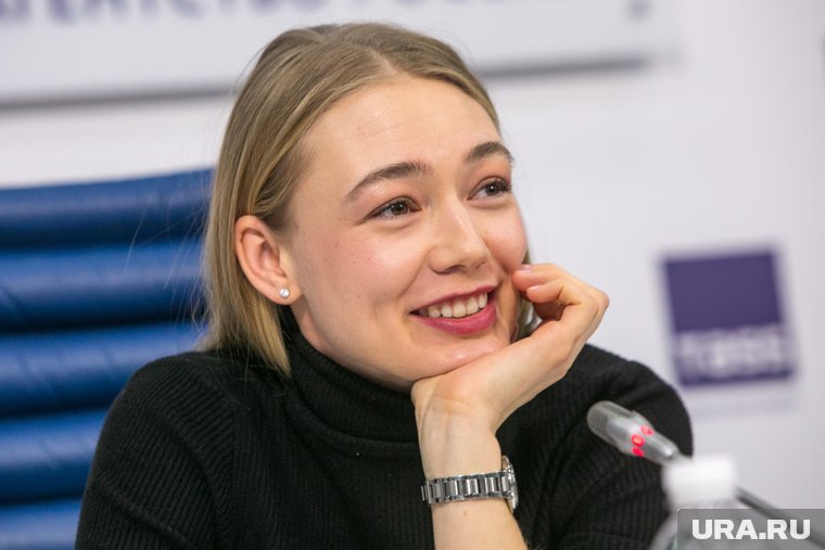 Покорила Бодрова, бросила Шнурова и побила Зеленского: чем известна Оксана Акиньшина