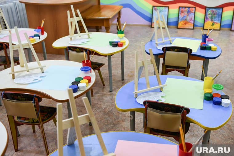 В Перми мигранты начали заселяться в детский сад возле школы. Видео