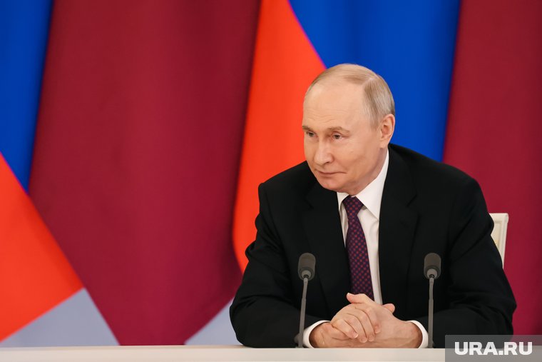 Путин приостановил все боевые действия: главное со встречи президента с главой Генштаба