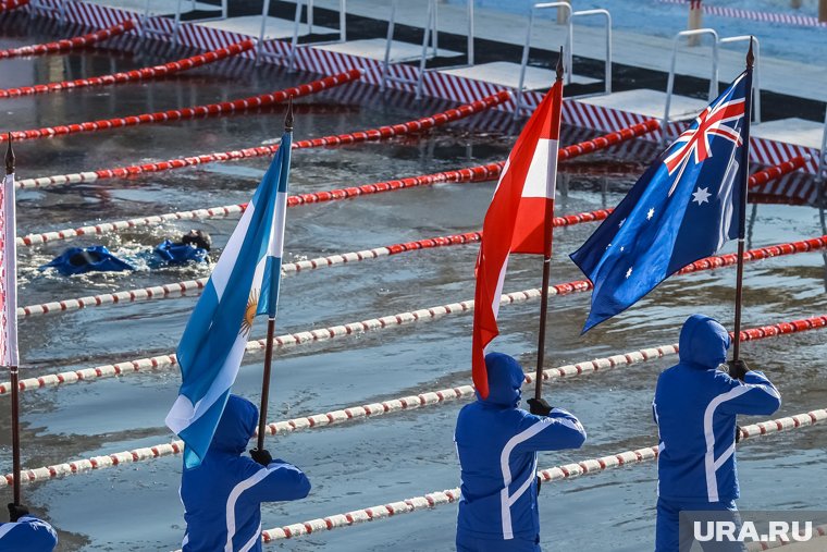 Спортсмен из ЯНАО завоевал две медали проплыв в ледяной воде