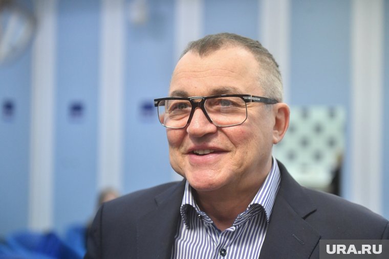 Молодая жена Диброва вывезла детей из Москвы на фоне слухов о разводе