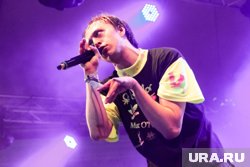 Кто такой рэпер Томми Кэш, который едет на «Евровидение» с номером от режиссера из Челябинска