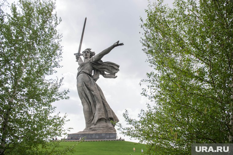 «Зовущая на подвиги»:  монумент «Родина-мать» — как строили символ Сталинграда