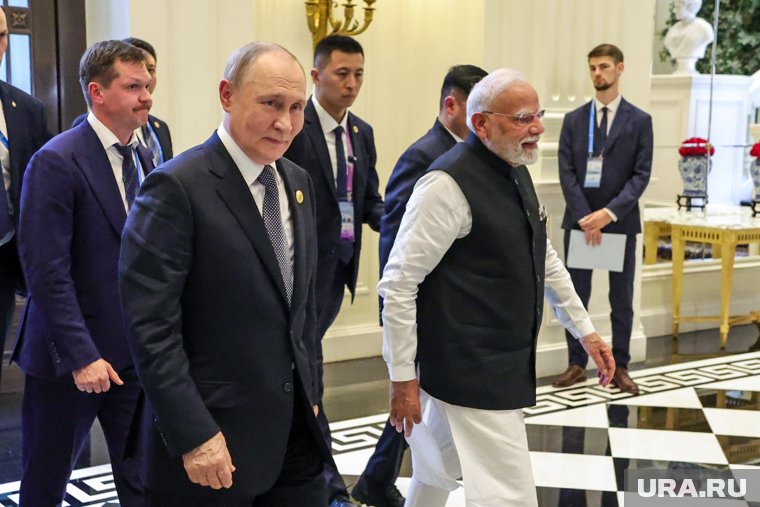 Песков объяснил часовой разговор Путина и Моди в автомобиле Aurus