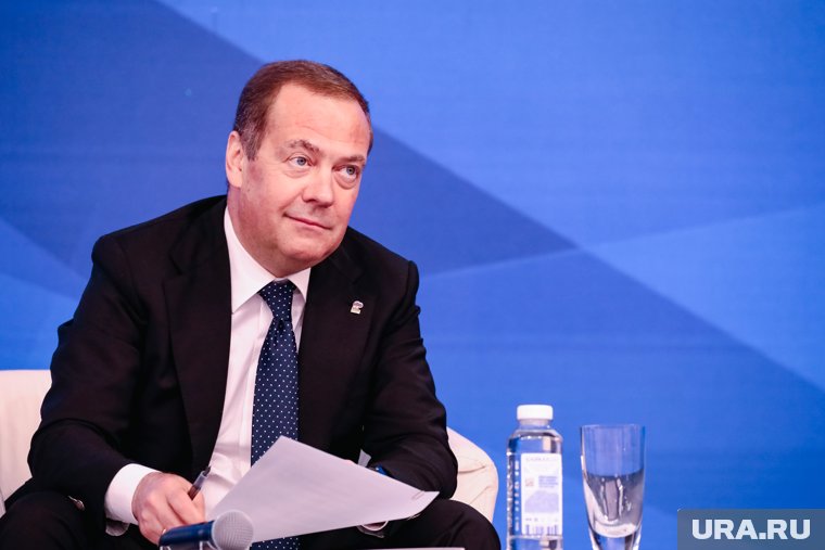 Медведев ответил Трампу, обозвавшего его «несостоявшимся президентом РФ»