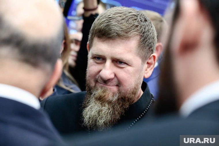 «Незаменимый соратник Путина»: Кадыров поздравил Пескова с днем рождения