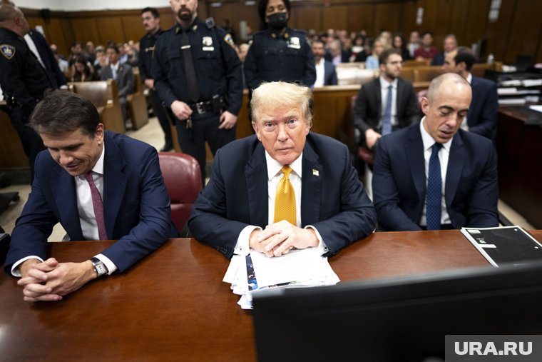 Дональд Трамп признан виновным в фальсификации документов: как шло дело и что грозит политику