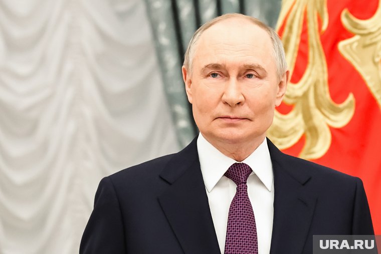 Путин наградил ученых, создающих атомное оружие в России