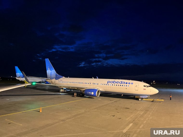 Не долетел до Москвы: самолет экстренно вернулся в Пермь