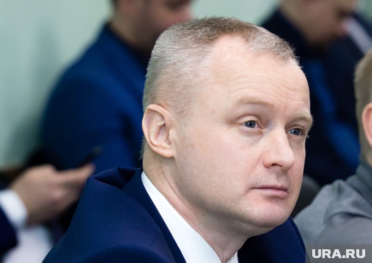 Избранный мэр Пыть-Яха Сергей Елишев вступил в должность