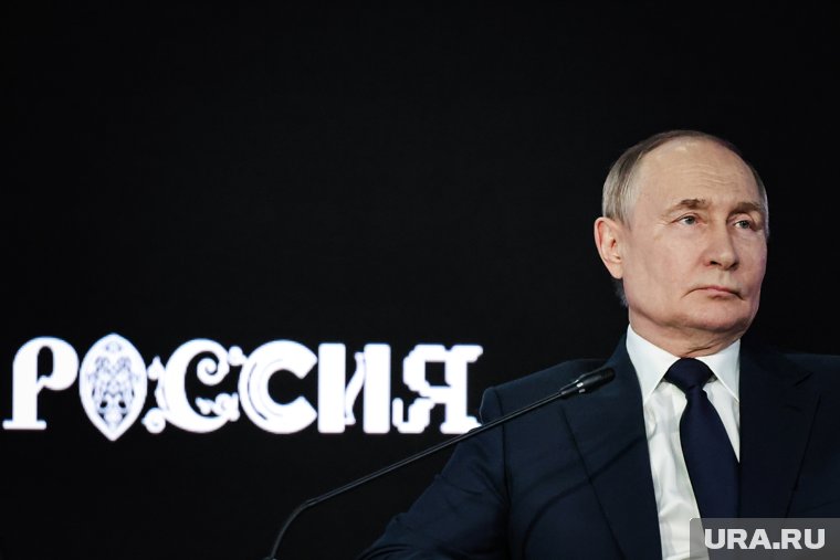 РФ закрепилась на первом месте по экспорту нефти и газа в одну из стран