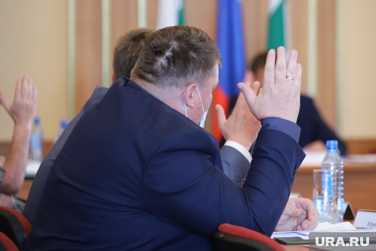 В ХМАО дума собирает внеочередное заседание ради отставки одиозного депутата