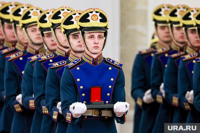 Руководитель ядерного центра Диков и легендарный композитор Зацепин: кого Путин наградил в Кремле. Фото, видео