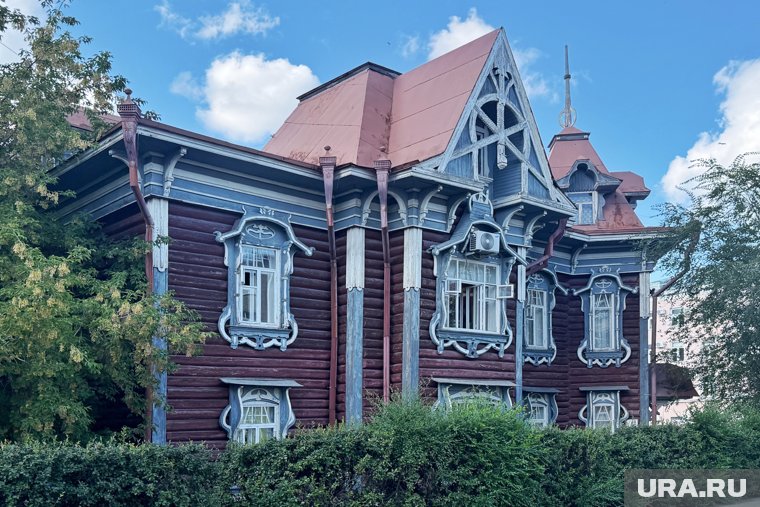 Деревянное чудо Кургана: резные дома и ремесленные уголки. Фото, видео