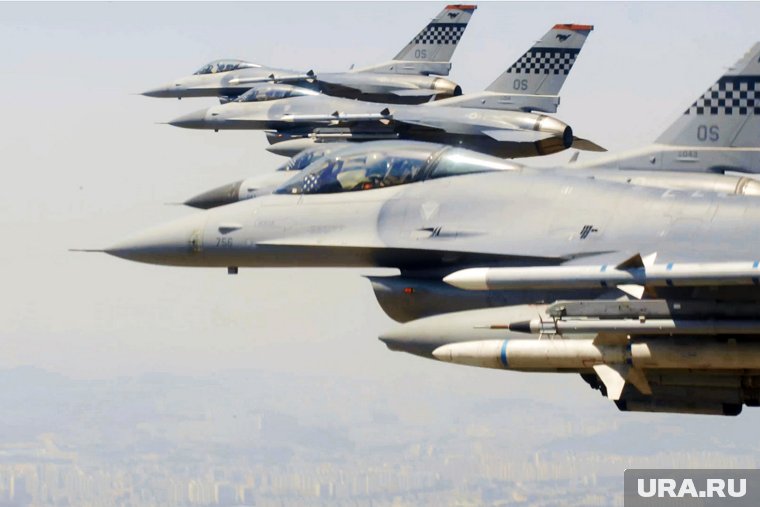 Что нужно знать о самолетах F-16 у ВСУ, за уничтожение которых объявили награду. Фотогалерея