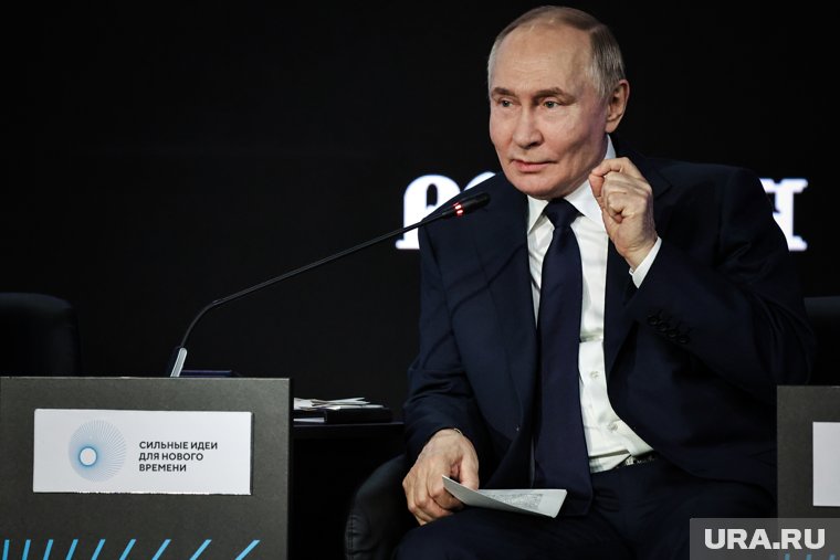 Путин обсудил с главой Росфинмониторинга успехи в борьбе с теневым бизнесом