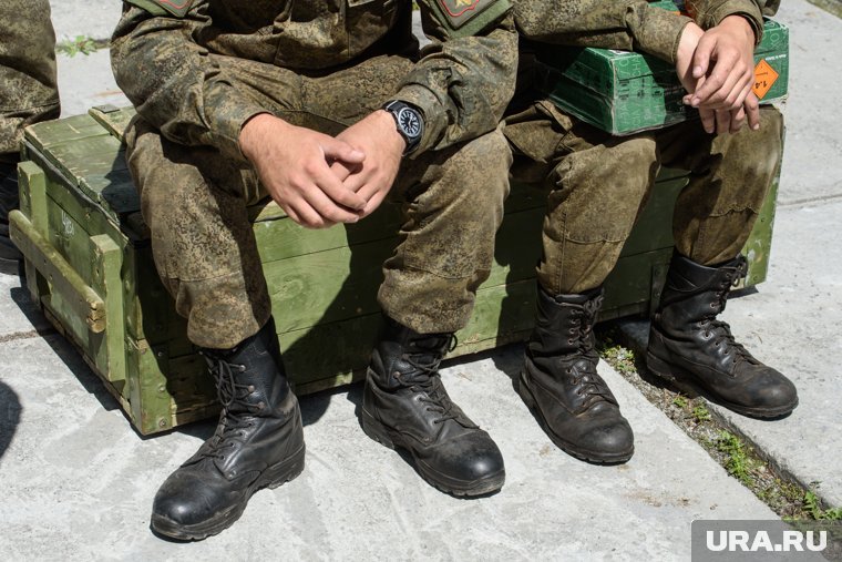 РФ вернула попавших в плен срочников в Курской области: что известно о масштабном обмене. Видео