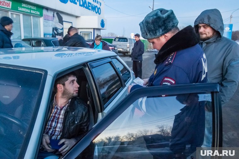 Нелегал случайно попался правоохранителям на трассе в ХМАО