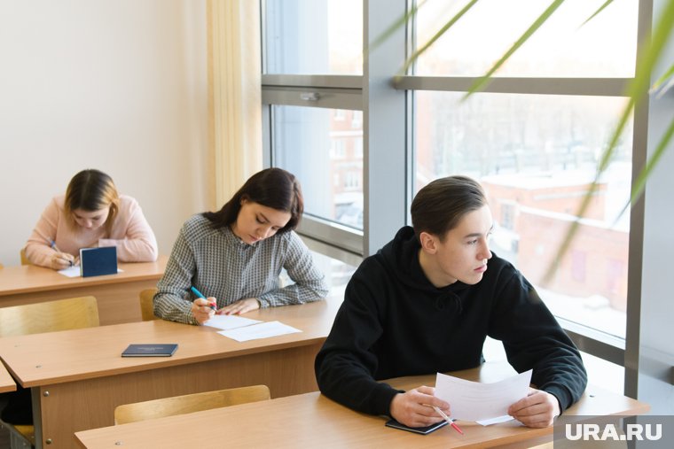 Есть опасения: в Госдуме раскрыли URA.RU, зачем ограничили прием в вузы и какие риски несет этот шаг