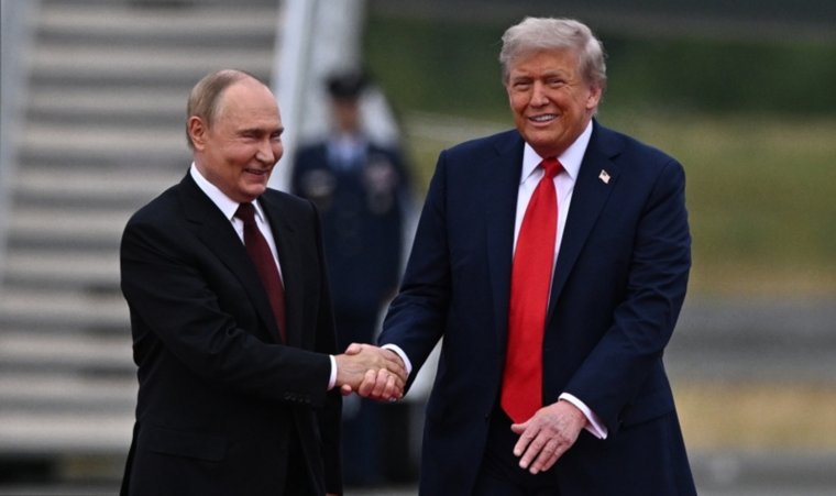Сигнал Зеленскому: что значит рукопожатие Путина и Трампа