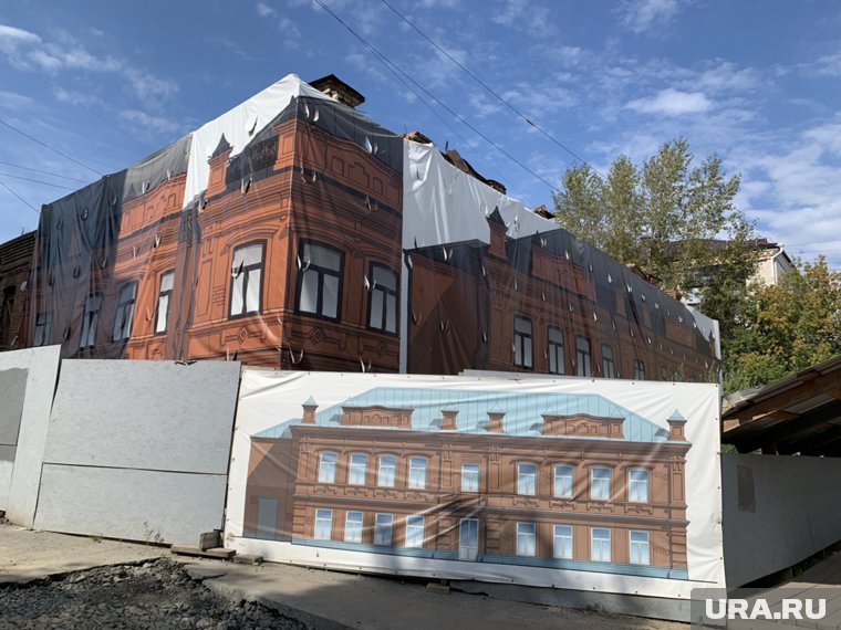 Сгоревший Кошкин дом в Кургане после реставрации скорее всего будет супермаркетом. Фото, видео