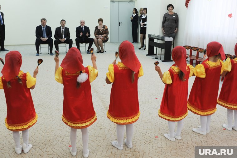 Поэт Илья Резник хочет отсудить у детских садов сотни млн рублей