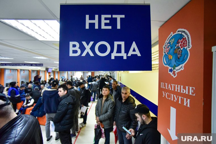 На Ямале начали действовать жесткие ограничения для мигрантов