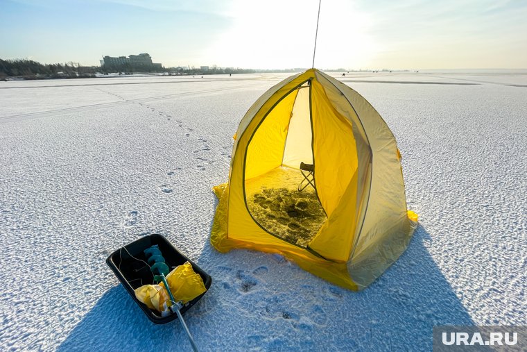 Выход на лед запрещен: опасная зимняя рыбалка в последний месяц весны в ЯНАО. Фото