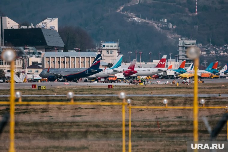 В Кургане два самолета из Сочи и в Петербург задерживаются