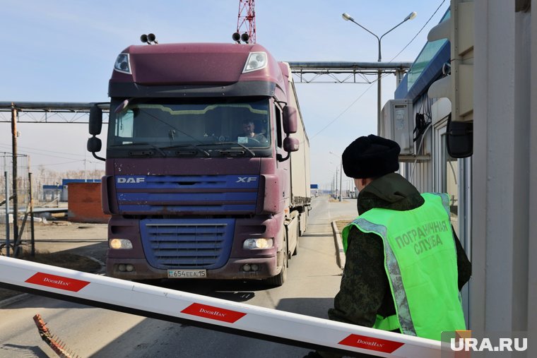 Правительство РФ распорядилось закрыть ряд КПП на границе с Украиной с 1 августа