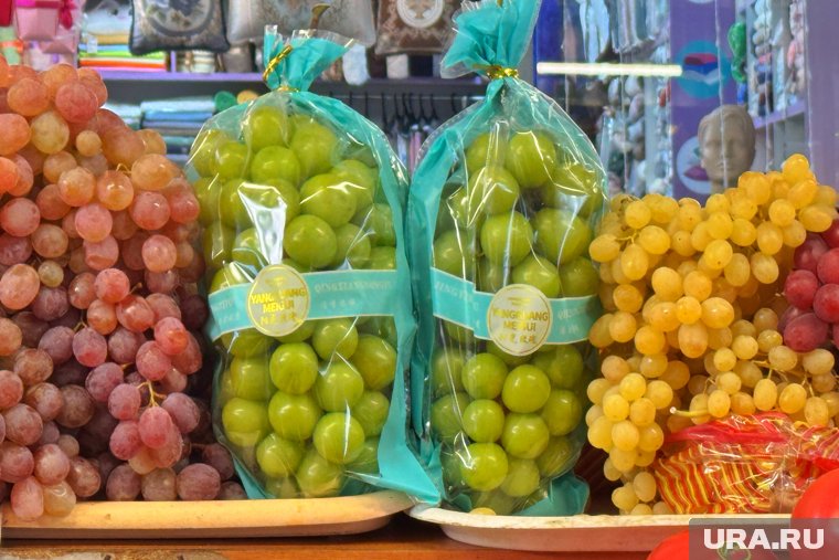 Гигантский китайский виноград дорожает в Кургане на фоне интереса покупателей