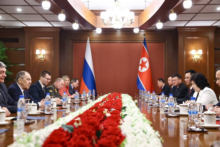 Северная Корея приняла Лаврова на своем самом разрекламированном курорте: первые заявления и фото от Захаровой