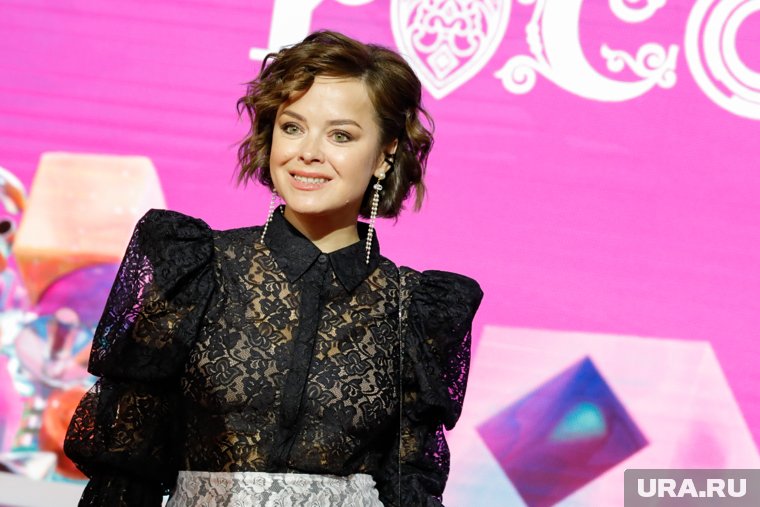 Тайные роды, нервный срыв и скандал из-за шутки о генерале: звезде Comedy Woman Наталии Медведевой — 40