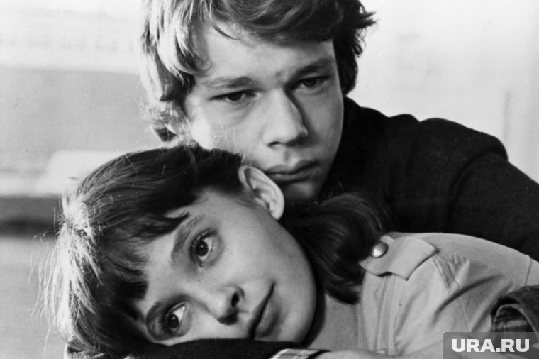 Помощь Тэтчер, ранний успех и смерть в 27: как сложилась судьба Ромки из фильма «Вам и не снилось»