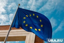 FT: Еврокомиссии поручили изучить все риски изъятия замороженных активов РФ