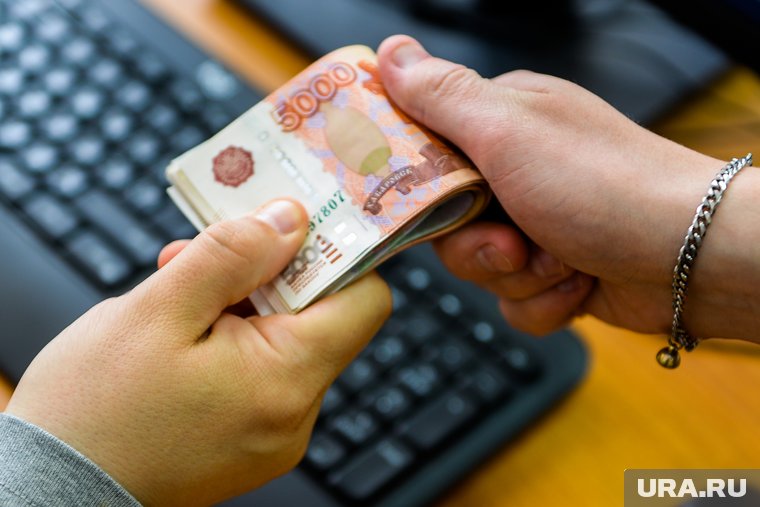 Директор детсада в ЯНАО за взятки заключала контракты со свердловским бизнесменом