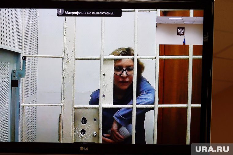 Обвиняемые в автоподставах курганские сестры Камшиловы проведут почти все лето в СИЗО. Эксклюзив