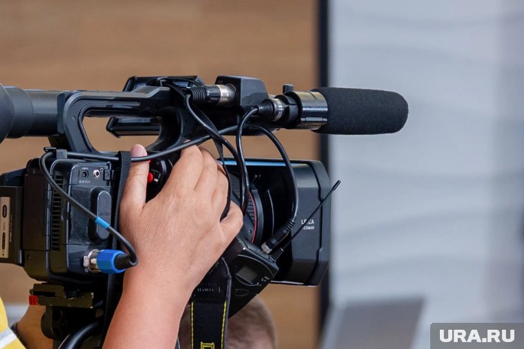 В курганской поликлинике снимают эпизод к фильму о хоккее. Видео