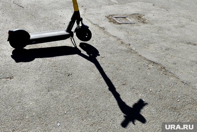 Курганец взломал квартиру умершего и украл электросамокат