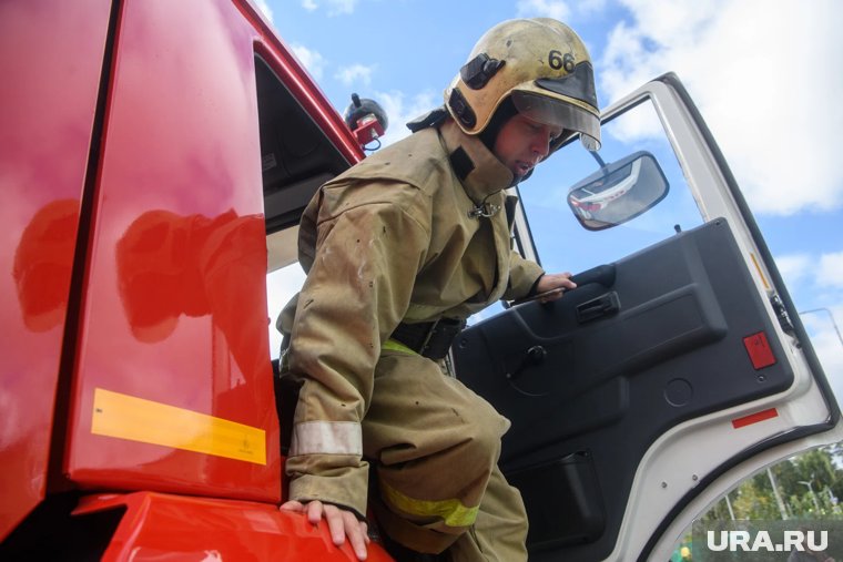 Что известно о масштабном пожаре в жилом доме Сосновоборска