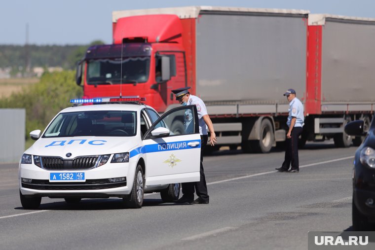 «Груда металла»: на трассе в ХМАО в ДТП с большегрузом погиб водитель. Видео